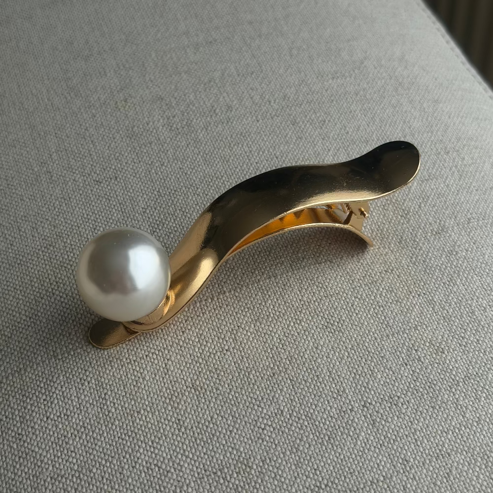 Gold hair clip with a pearl for bridal hair or wedding hair 