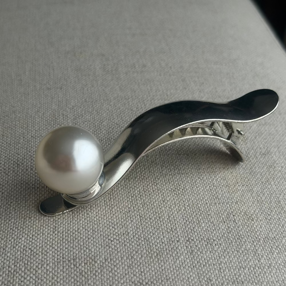 Gold hair clip with a pearl for bridal hair or wedding hair 