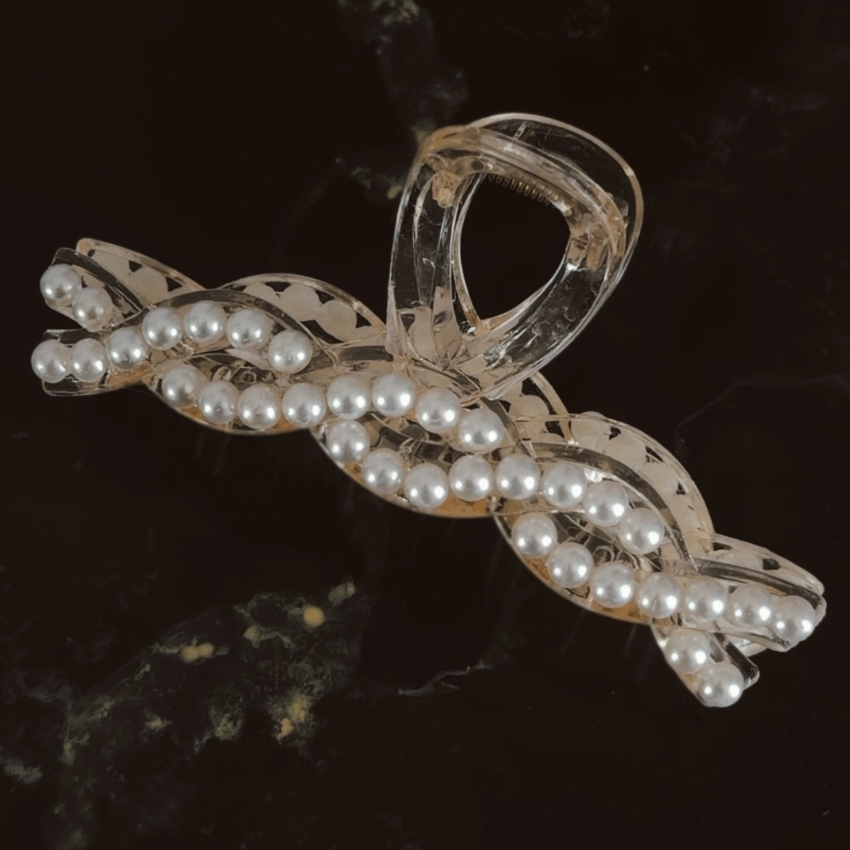 Strong hold elegant pearl claw clips for bridal hair 